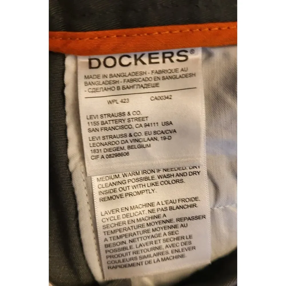 NWT Dockers Pants Mens Gray Flat Front Classic Fit Casual Size W38xL32